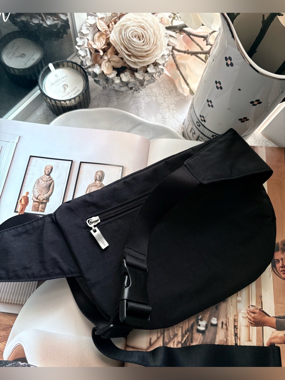Baggallini Black Waist Bag - Picture 2 of 8